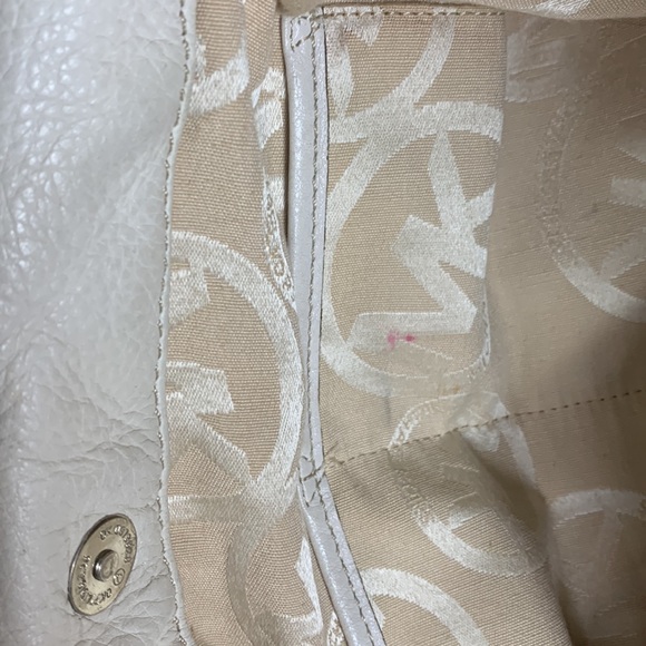 MICHAEL KORS Cream Pebbled Leather Satchel Purse - Picture 7 of 13